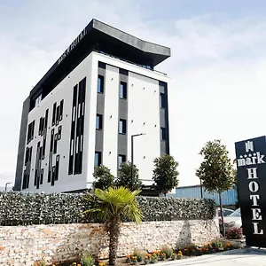 فندق Tirana