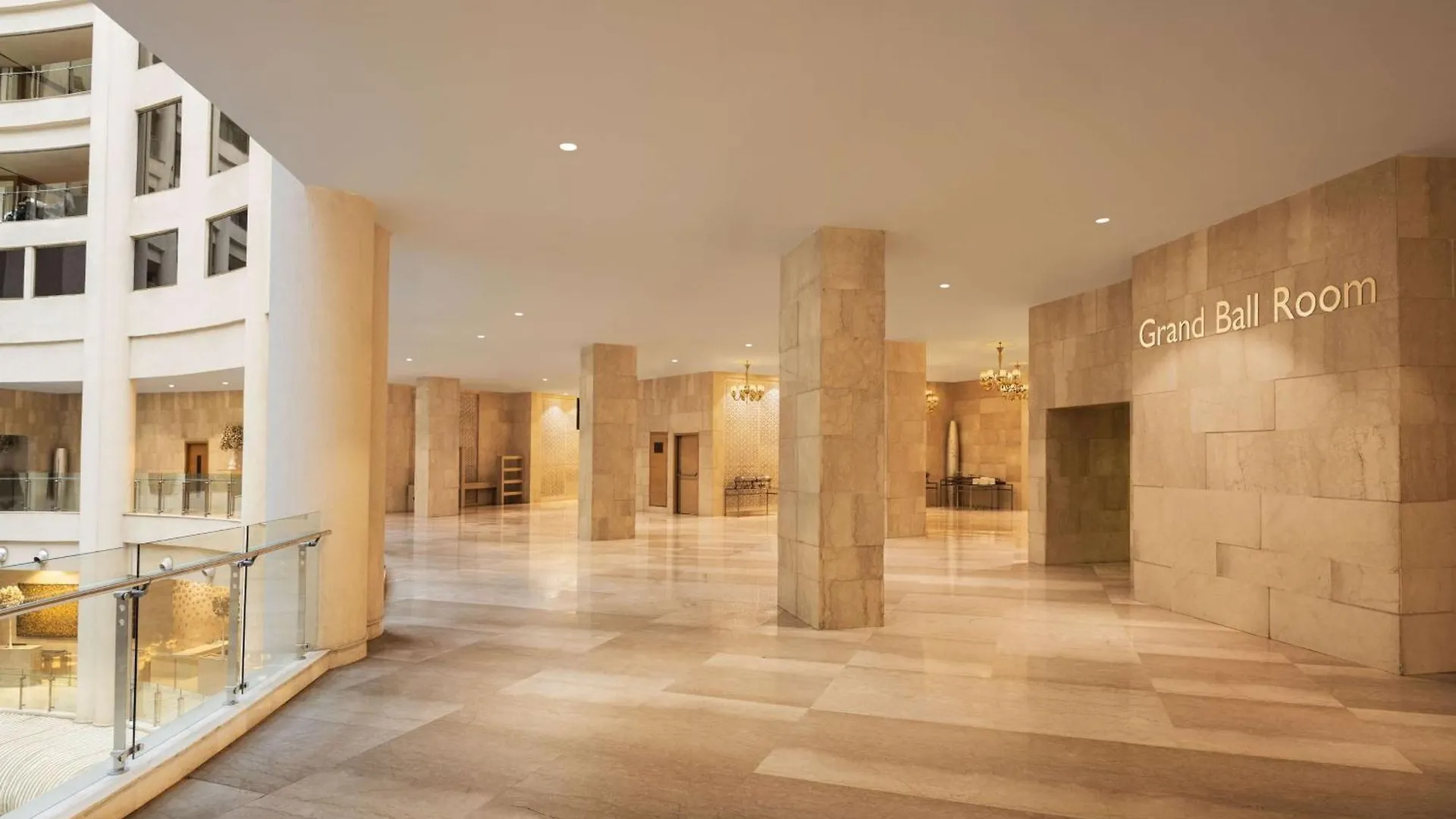*****  Radisson Blu Hotel New Delhi Dwarka India